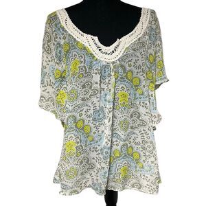 GAP Wide Crochet Neckline Butterfly Short Sleeve Paisley Top